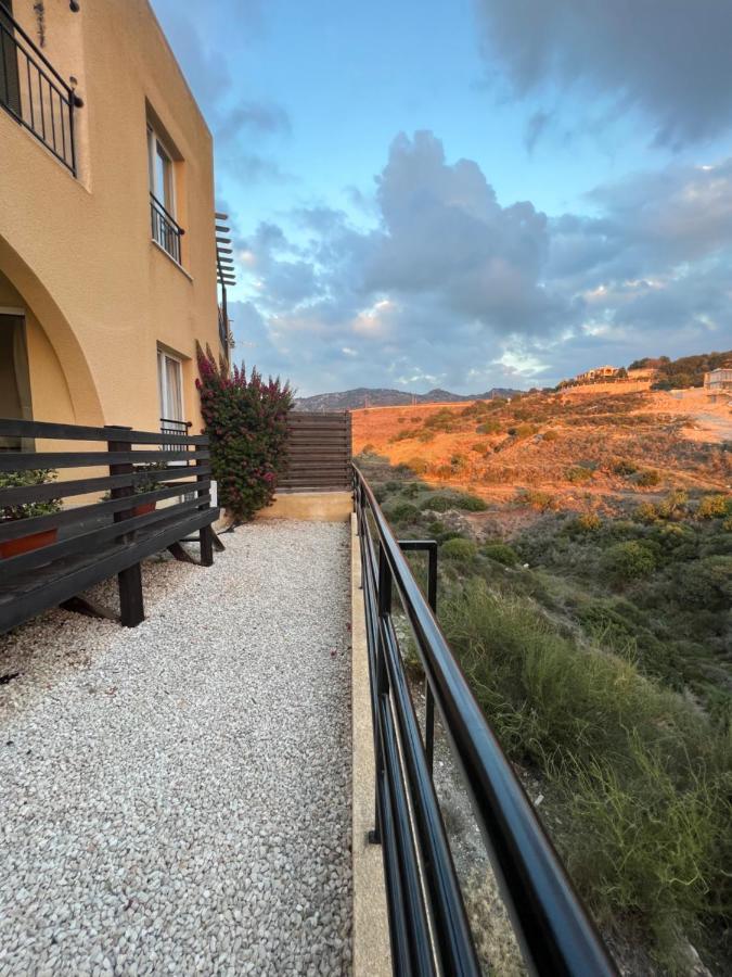 Hillview Apartment Peyia Luaran gambar